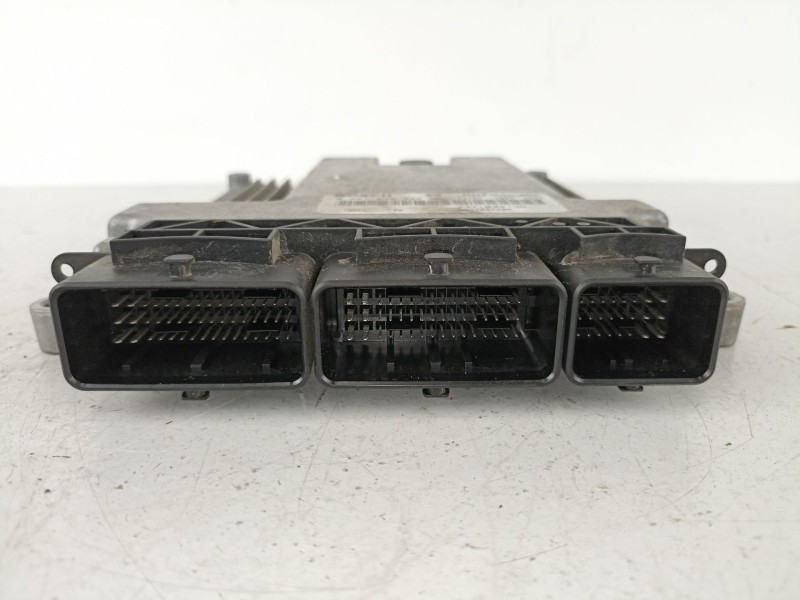 Recambio de centralita para dacia logan ii laureate referencia OEM IAM 237102213R 23710412BR 