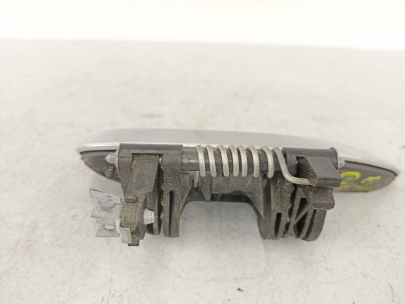 Recambio de manilla delantera izquierda para dacia logan ii laureate referencia OEM IAM 806070421R  