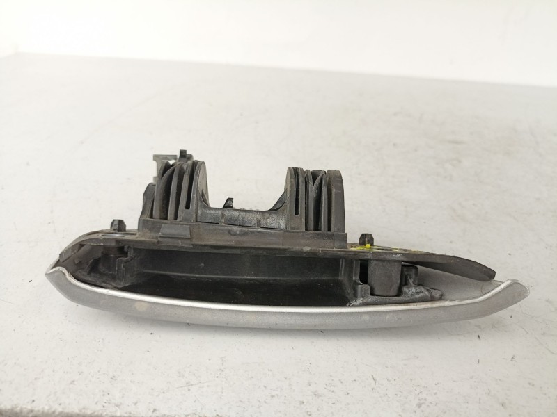 Recambio de manilla trasera izquierda para dacia logan ii laureate referencia OEM IAM 806077408R  