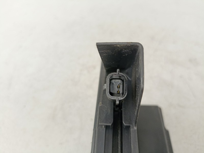 Recambio de cerradura puerta trasera izquierda para dacia logan ii laureate referencia OEM IAM 825033585RC  