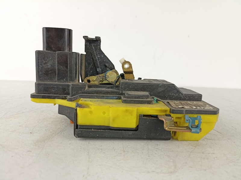 Recambio de cerradura puerta trasera izquierda para volvo s80 2.5 d referencia OEM IAM 30699761 91471705 