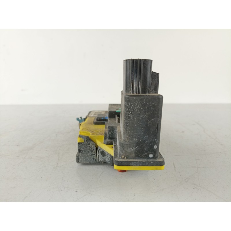 Recambio de cerradura puerta trasera derecha para volvo s80 2.5 d referencia OEM IAM 30699763 9141708 