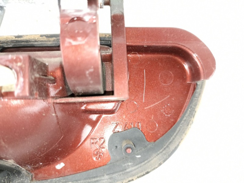 Recambio de manilla delantera derecha para volvo s80 2.5 d referencia OEM IAM 30784917  