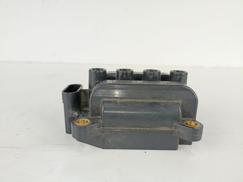 Recambio de bobina para dacia sandero 1.2 g - d4f f732 referencia OEM IAM 8200702693 77040001 