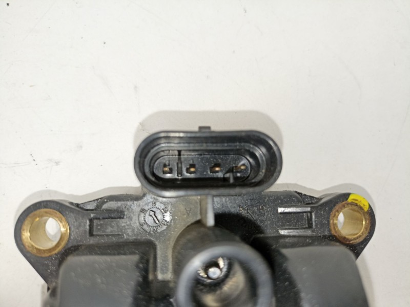 Recambio de bobina para dacia sandero 1.2 g - d4f f732 referencia OEM IAM 8200702693 77040001 