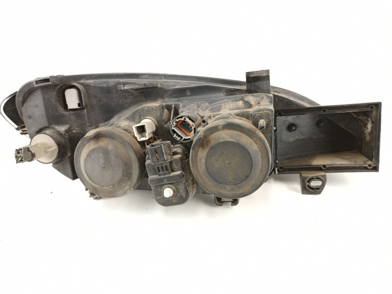 Recambio de faro izquierdo para nissan primera 1.6 g referencia OEM IAM 89006288  
