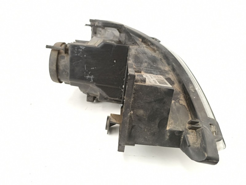 Recambio de faro izquierdo para nissan primera 1.6 g referencia OEM IAM 89006288  