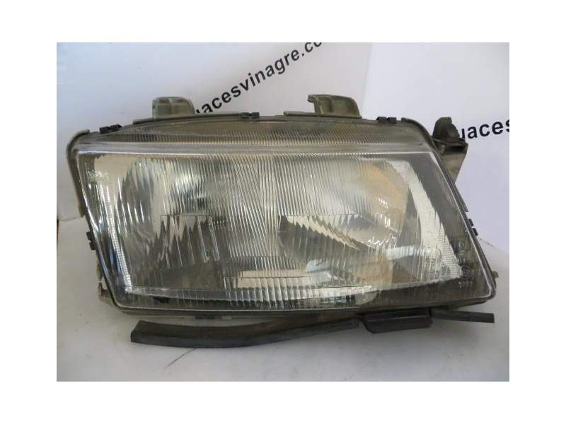Recambio de faro derecho para saab 900 2.3 g -b234-i referencia OEM IAM 4240289  