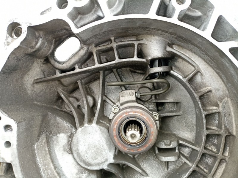 Recambio de cambio 5v ( turbo diesel ) para opel corsa 1.3 cdti referencia OEM IAM GM12992510 20759 