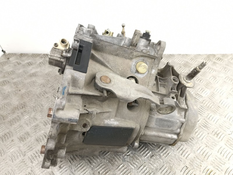 Recambio de cambio 5v ( diesel ) para peugeot 205 1.8 d referencia OEM IAM 13DS2  