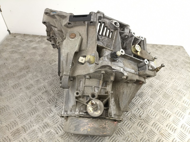 Recambio de cambio 5v ( diesel ) para peugeot 205 1.8 d referencia OEM IAM 13DS2  