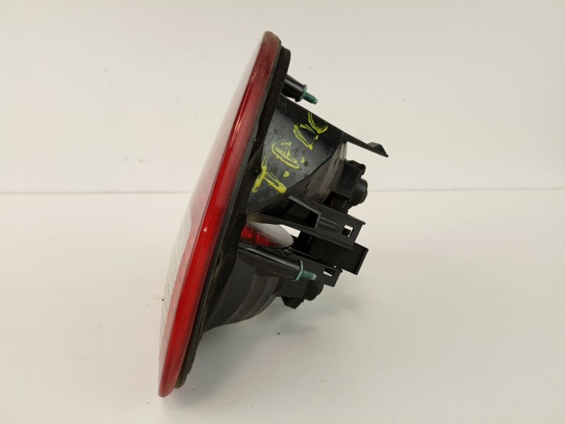 Recambio de piloto porton derecho para seat leon 1.6 g referencia OEM IAM 1M6945092B  