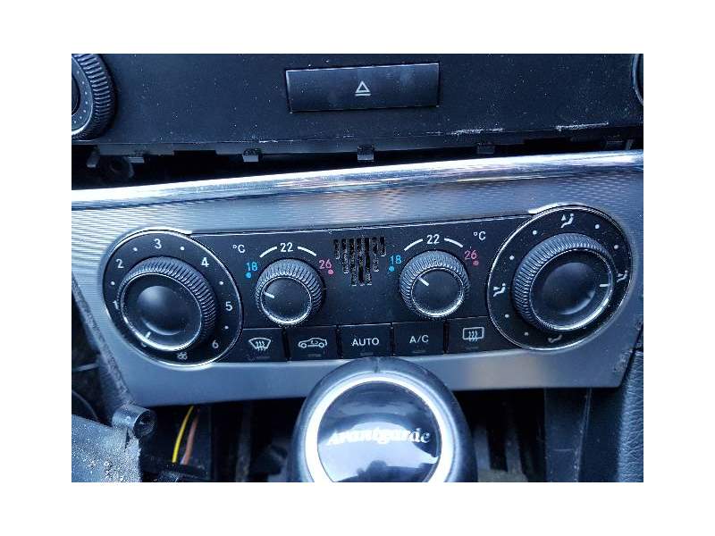 Recambio de mandos calefaccion aire para mercedes-benz c220 2.2 cdi referencia OEM IAM A2038303485  