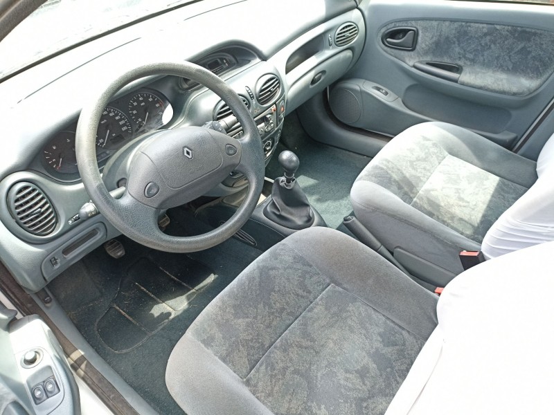 renault megane del año 1999