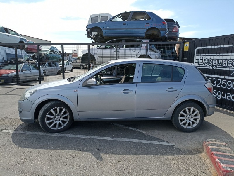 opel astra h berlina del año 2004