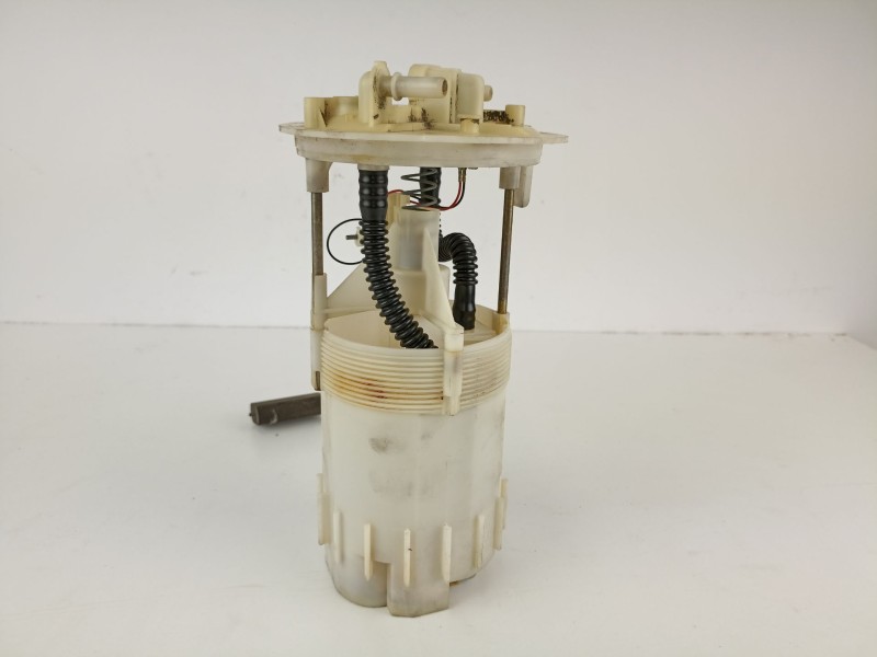 Recambio de bomba combustible aforador para renault master 2.5 td referencia OEM IAM 8200258350B  