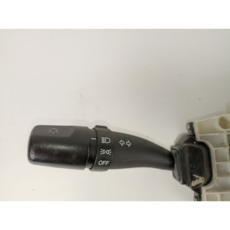 Recambio de mando luces y limpias hyundai accent 15 td 3 cilindros 8198cv 2003 para hyundai accent 1.5 td 3 cilindros referencia