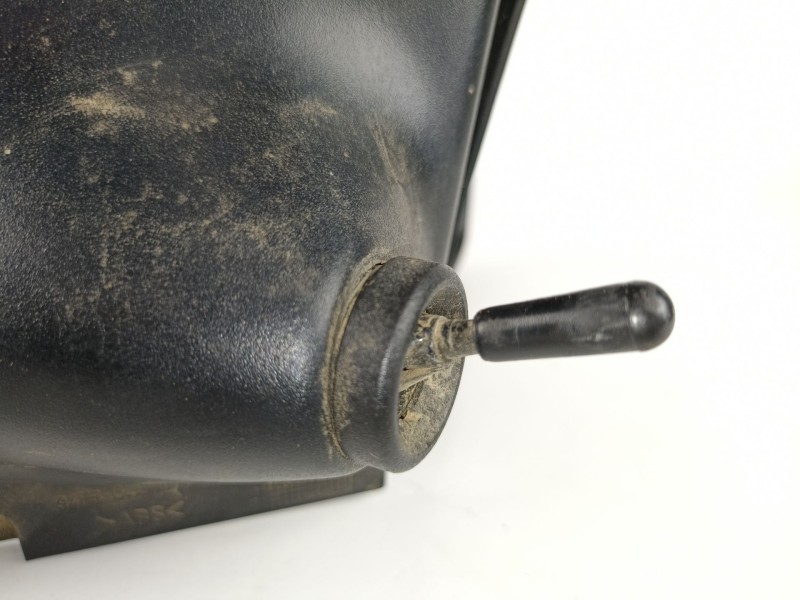 Recambio de retrovisor derecho para ford fiesta 1.8 d /rtd referencia OEM IAM 1042429  