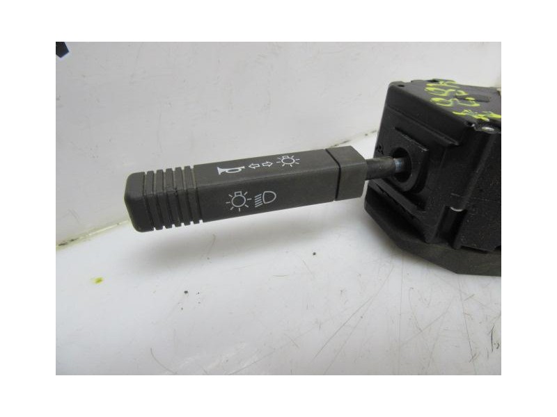 Recambio de mando luces y limpias : renault trafic : 2.1 d [1994] para renault trafic 2.1 d referencia OEM IAM   