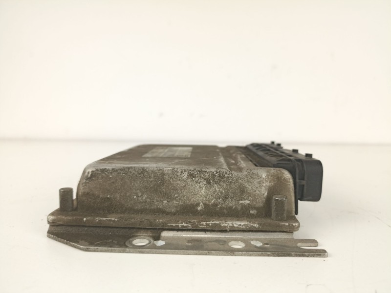 Recambio de centralita hyundai accent 15 td 3 cilindros 8198cv 2003 para hyundai accent 1.5 td 3 cilindros referencia OEM IAM 02