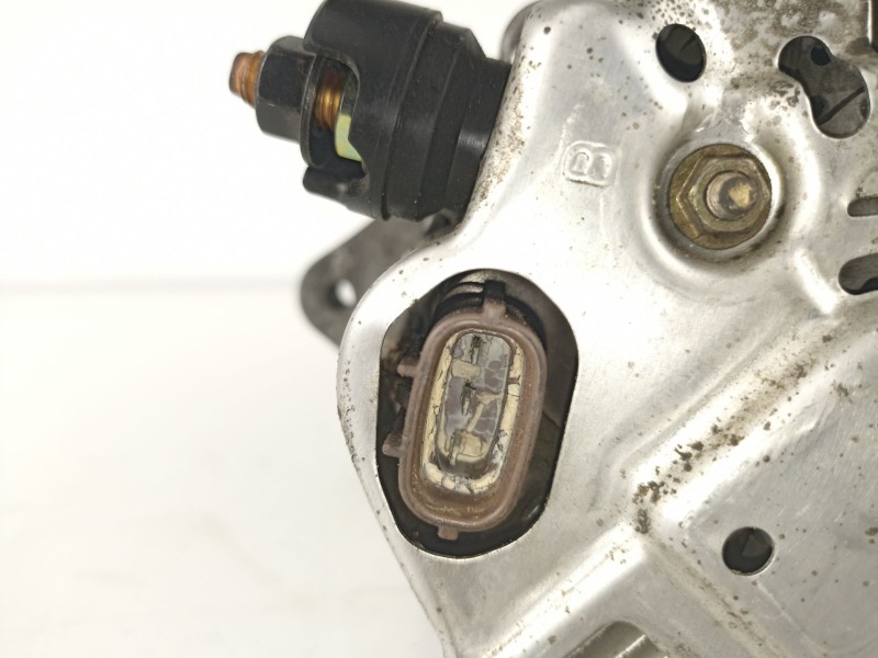 Recambio de alternador hyundai accent 15 td 3 cilindros 8198cv 2003 para hyundai accent 1.5 td 3 cilindros referencia OEM IAM 10