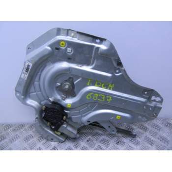 ELEVALUNAS TRASERO DERECHO 834022D010 