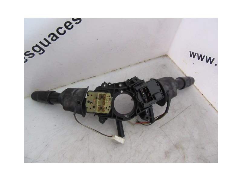 Recambio de cerradura puerta delantera izquierda para ford focus c-max 2.0 tdci referencia OEM IAM 3M5AR21813ER 3375A 