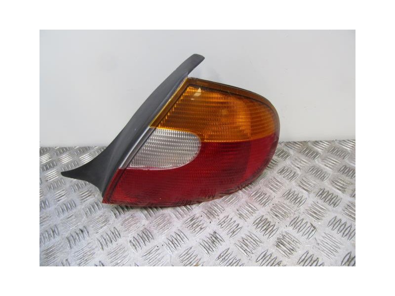 Recambio de piloto trasero dch. : chrysler neon : 2.0 g (133,24cv) [2002] para chrysler neon 2.0 g referencia OEM IAM   