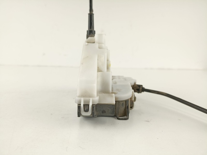 Recambio de cerradura puerta delantera derecha para citroen c3 1.4 hdi audace referencia OEM IAM 46983080  