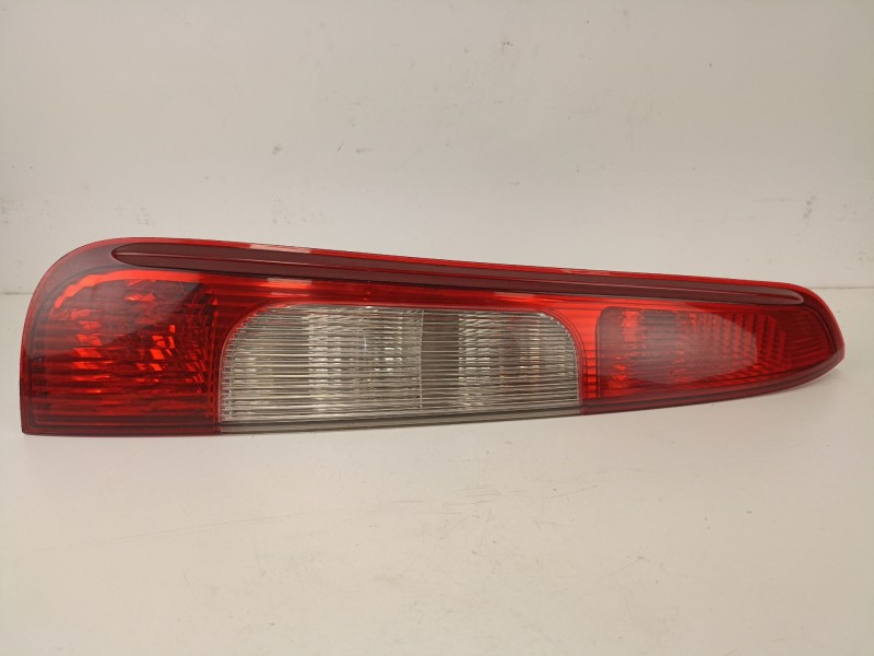 Recambio de piloto trasero izquierdo para ford focus c-max 2.0 tdci referencia OEM IAM 1347455  