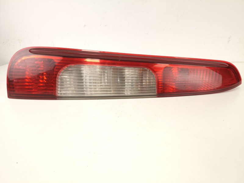 Recambio de piloto trasero izquierdo para ford focus c-max 2.0 tdci referencia OEM IAM 1347455  