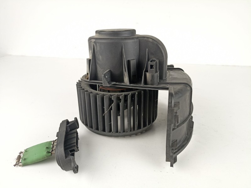 Recambio de motor calefaccion para volkswagen transporter 1.9 tdi referencia OEM IAM 7H1959802  