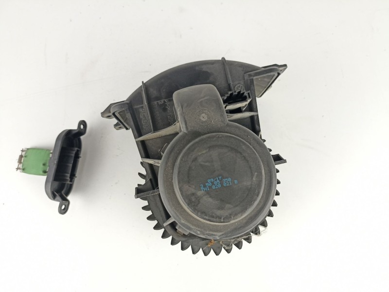 Recambio de motor calefaccion para volkswagen transporter 1.9 tdi referencia OEM IAM 7H1959802  
