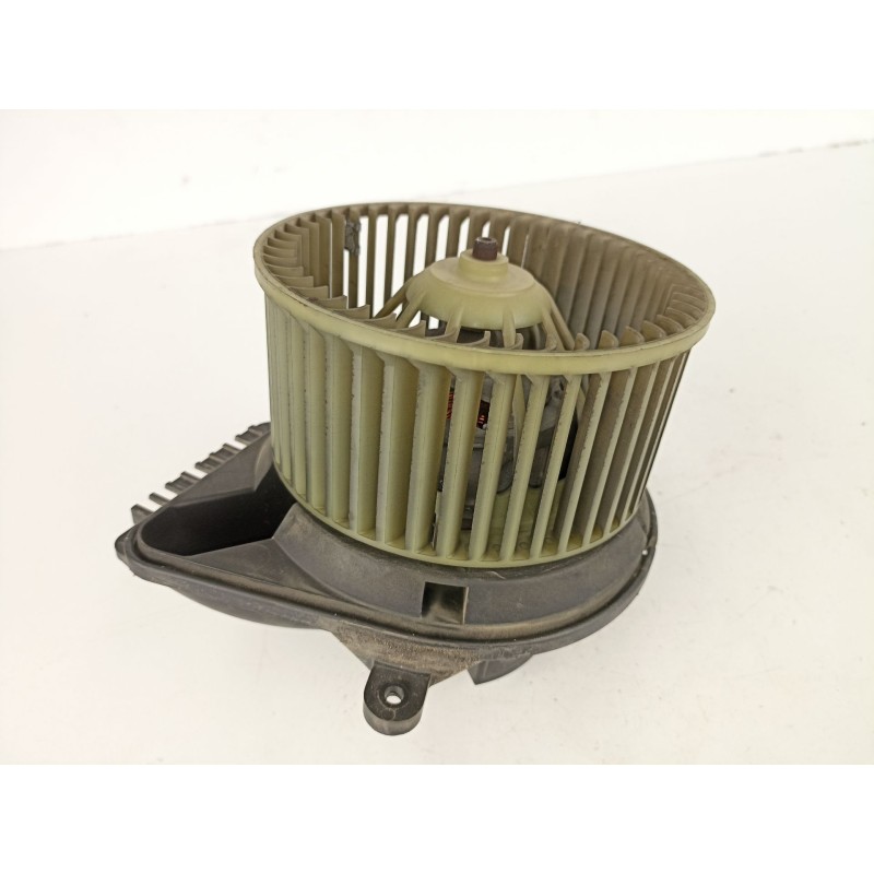 Recambio de motor calefaccion para renault megane 1.9 d ( f8q ) referencia OEM IAM 7701040562 A52653121T 