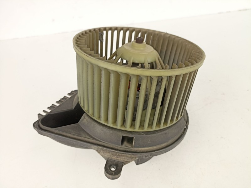 Recambio de motor calefaccion para renault megane 1.9 d ( f8q ) referencia OEM IAM 7701040562 A52653121T 