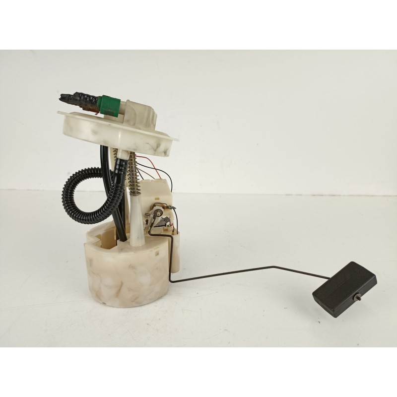 Recambio de bomba combustible aforador para renault megane 1.9 d ( f8q ) referencia OEM IAM 7700832218 561902 