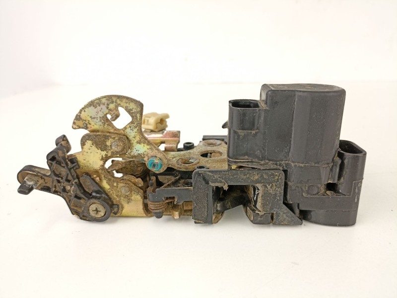 Recambio de cerradura puerta trasera derecha para daewoo lanos 1.5 a15sms-g referencia OEM IAM 96348309  