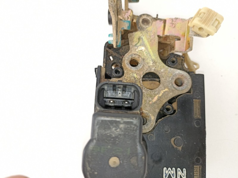 Recambio de cerradura puerta trasera derecha para daewoo lanos 1.5 a15sms-g referencia OEM IAM 96348309  