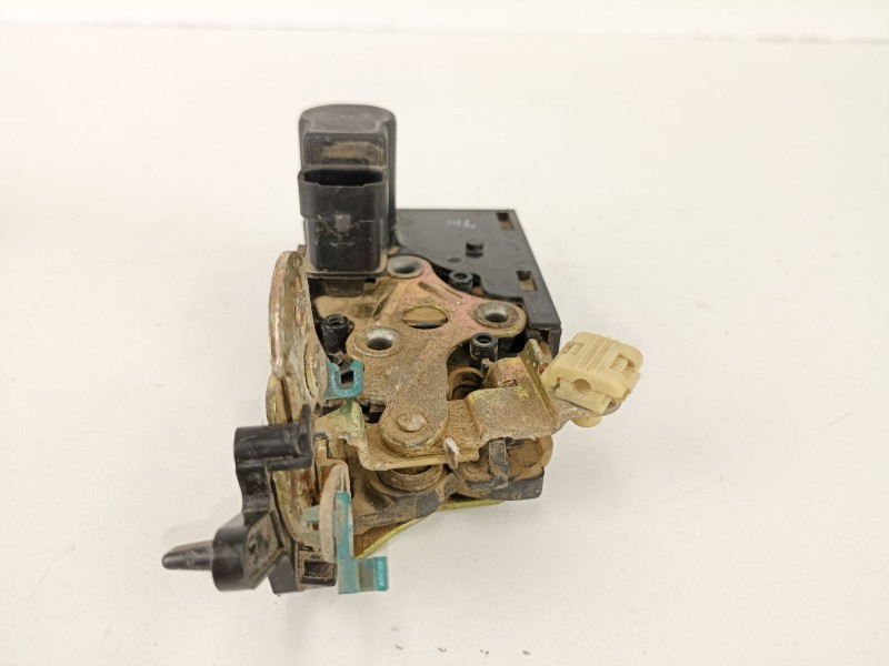 Recambio de cerradura puerta trasera izquierda para daewoo lanos 1.5 a15sms-g referencia OEM IAM 96348308  