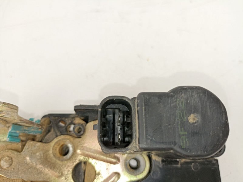 Recambio de cerradura puerta trasera izquierda para daewoo lanos 1.5 a15sms-g referencia OEM IAM 96348308  