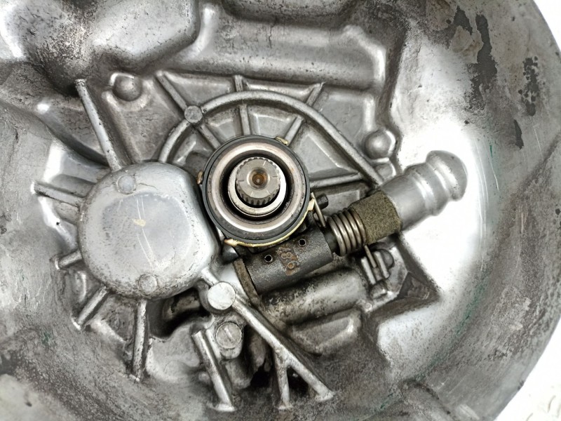 Recambio de caja cambios 5v gasolina para hyundai atos 1.0 g referencia OEM IAM KX1876  