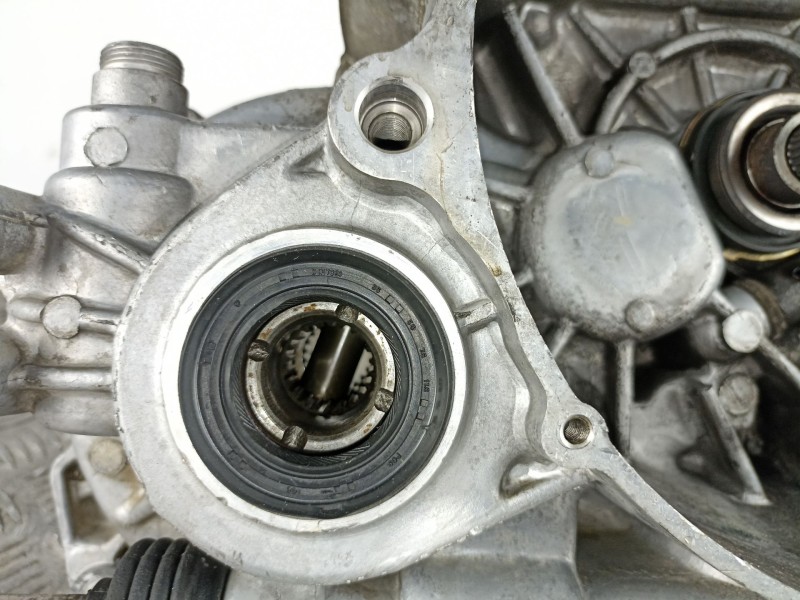 Recambio de caja cambios 5v gasolina para hyundai atos 1.0 g referencia OEM IAM KX1876  