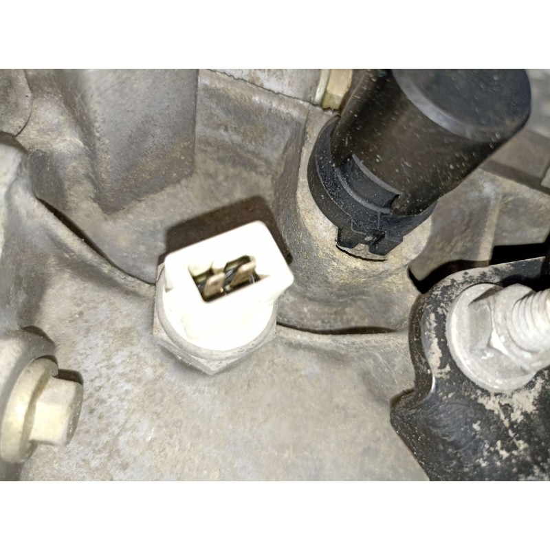 Recambio de caja cambios 5v diesel para citroen saxo 1.5 d seduction referencia OEM IAM 20CE28  