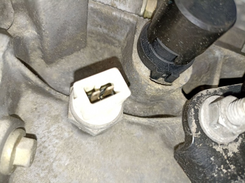 Recambio de caja cambios 5v diesel para citroen saxo 1.5 d seduction referencia OEM IAM 20CE28  