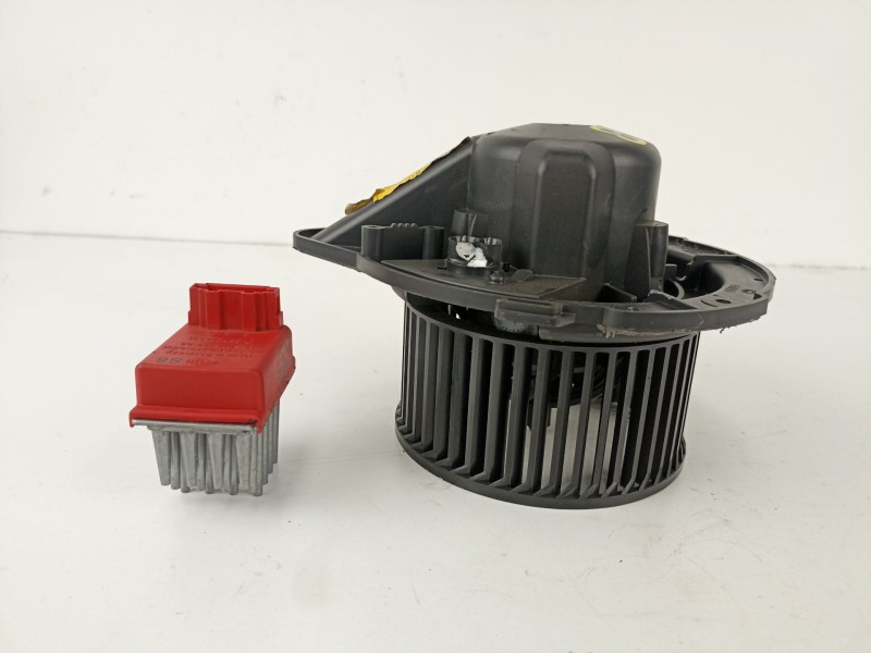 Recambio de motor calefaccion para audi a4 1.8g adr 4p referencia OEM IAM 8A1820021  