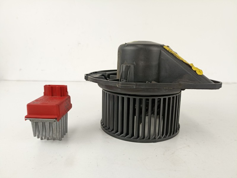 Recambio de motor calefaccion para audi a4 1.8g adr 4p referencia OEM IAM 8A1820021  