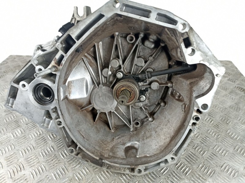 Recambio de caja cambios 6v gasolina para renault scenic ii 1.6 16v referencia OEM IAM TL4A015 0411LS 
