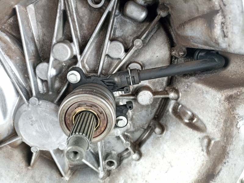 Recambio de caja cambios 6v gasolina para renault scenic ii 1.6 16v referencia OEM IAM TL4A015 0411LS 