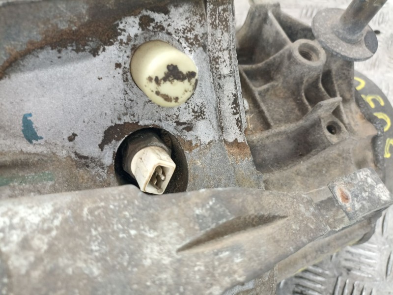 Recambio de caja cambios 5v diesel peugeot 205 18 d 5914cv 1994 para peugeot 205 1.8 d referencia OEM IAM 20CM61  