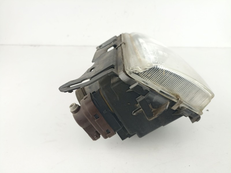 Recambio de faro derecho para citroen saxo 1.1 referencia OEM IAM 6205N5  